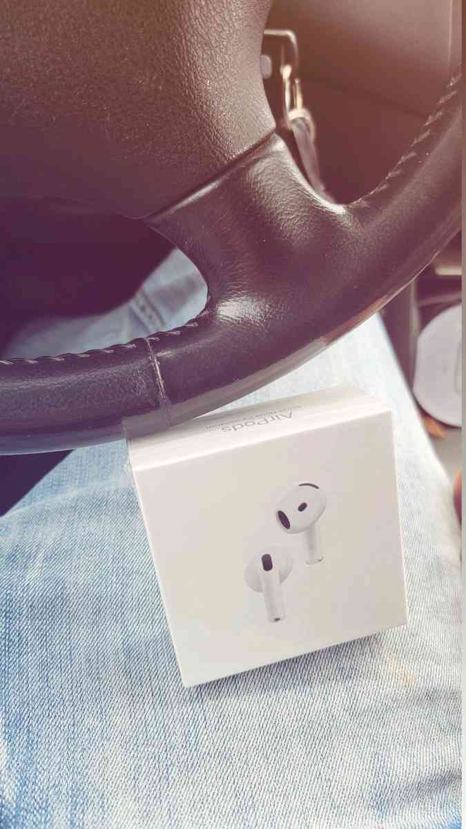 Airpods Gen 4 - Mendota, California - FleaMarketBay