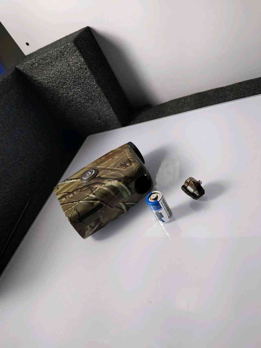 Bushnell rangefinderCamo Bowhunter Adam Clark edition