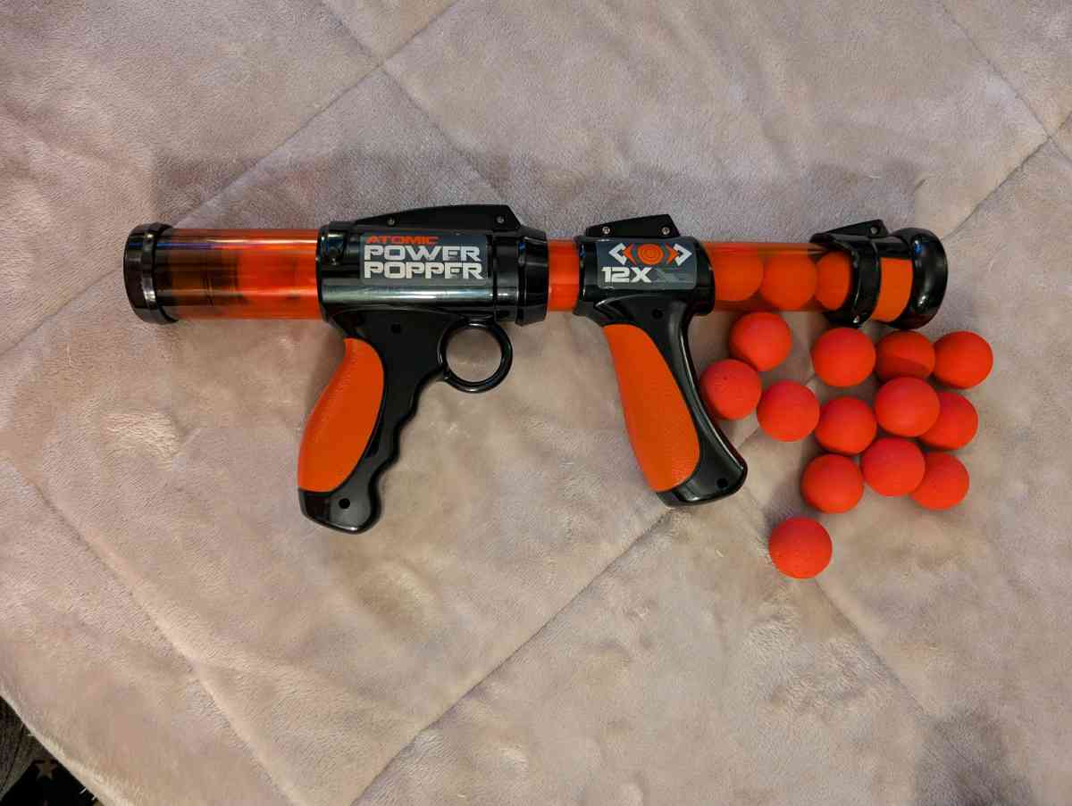 Atomic Power Popper Red  Blue Battle Set  44 total balls