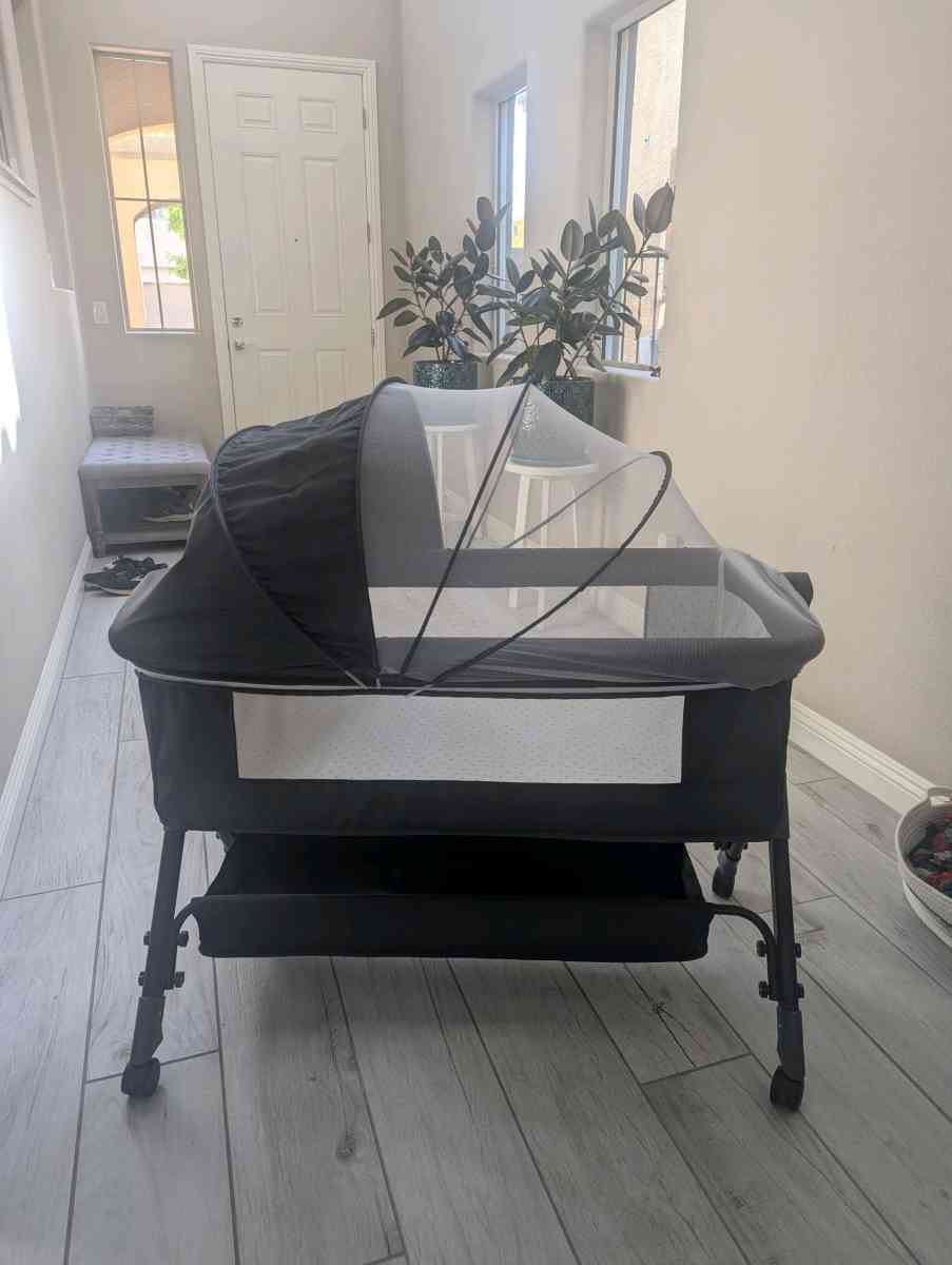 Multifunctional Baby Bassinet - Las Vegas, Nevada - FleaMarketBay