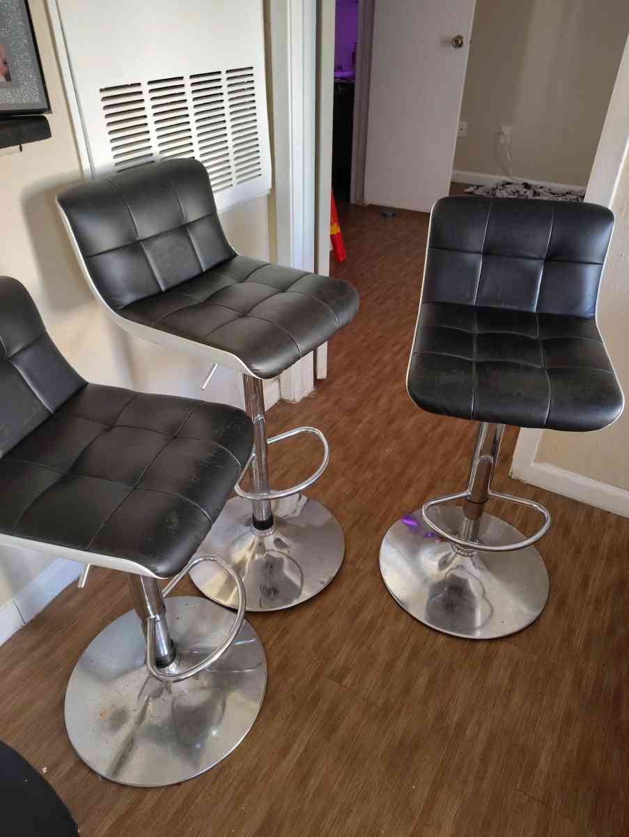 couches - Houston, Texas - FleaMarketBay