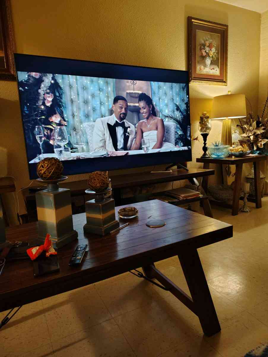 75  Samsung TV