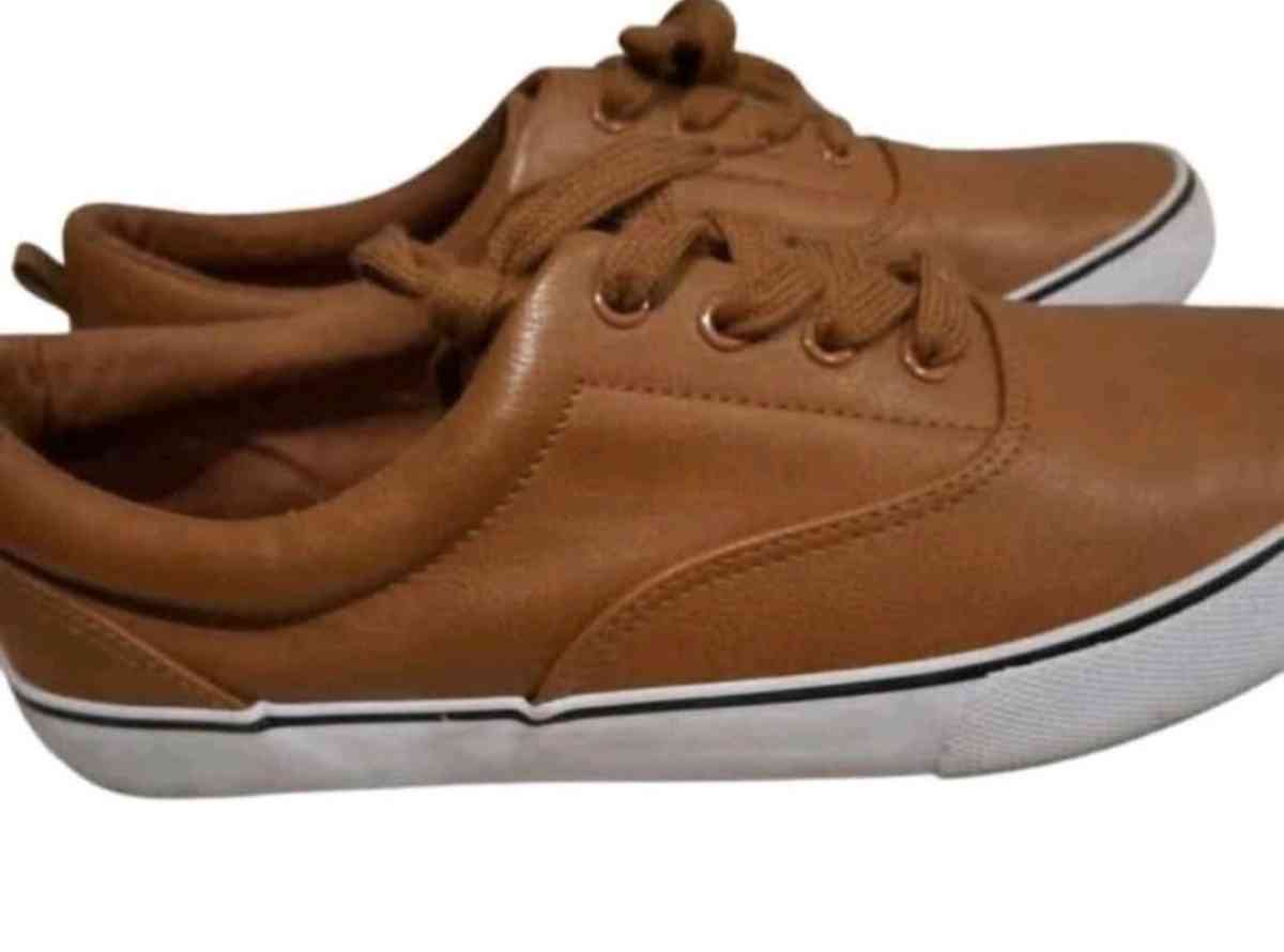 Size 6  Art Class Boys Cognac