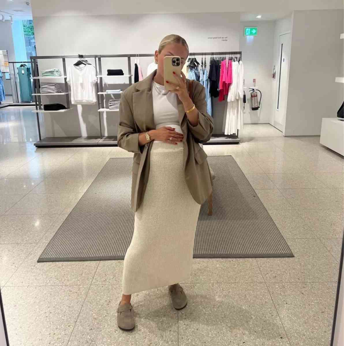 Birkenstock Womens Boston Clogs Suede Taupe Size 37 - Stamford, Connecticut - FleaMarketBay