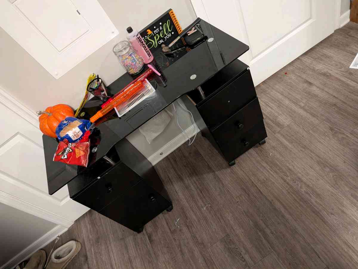 manicure nail salon desk with fan