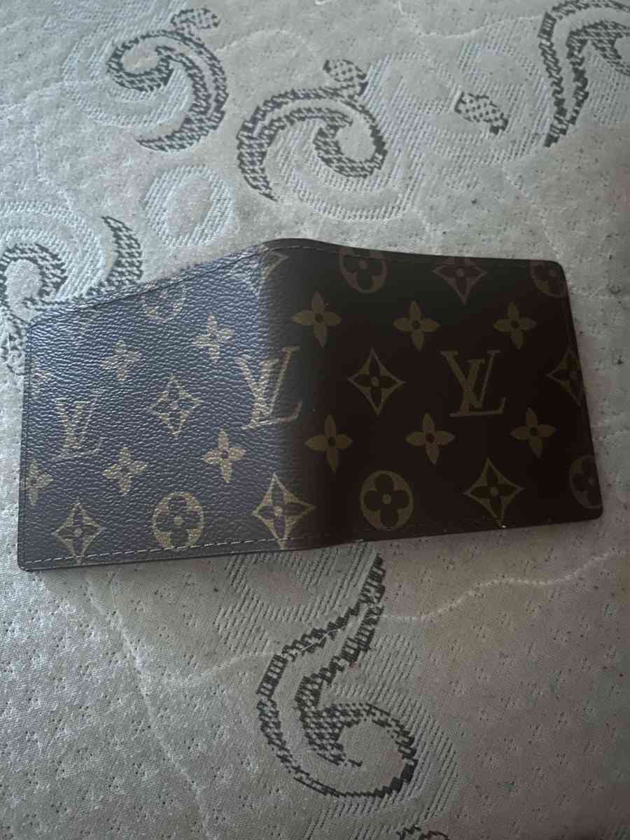 Louis Vuitton multiple wallet