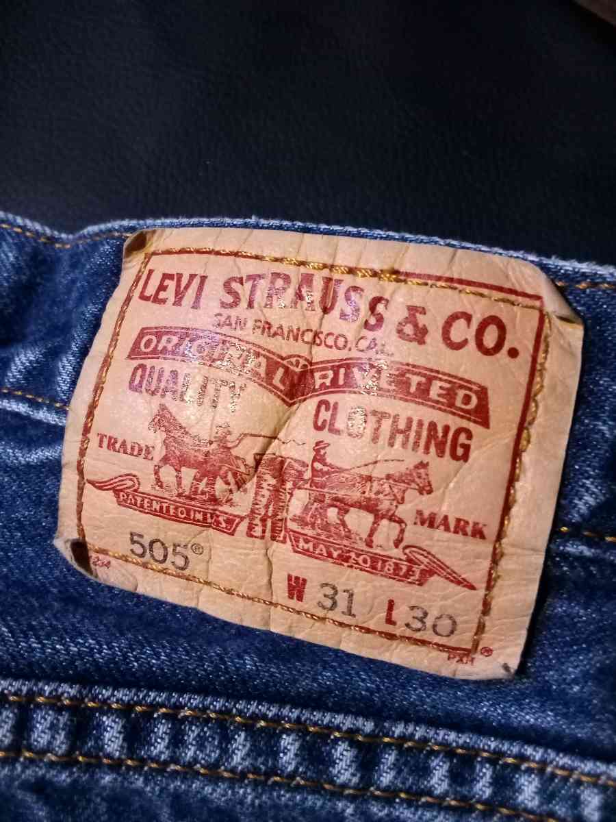 Levi Strauss 505 regular fit size 31 30