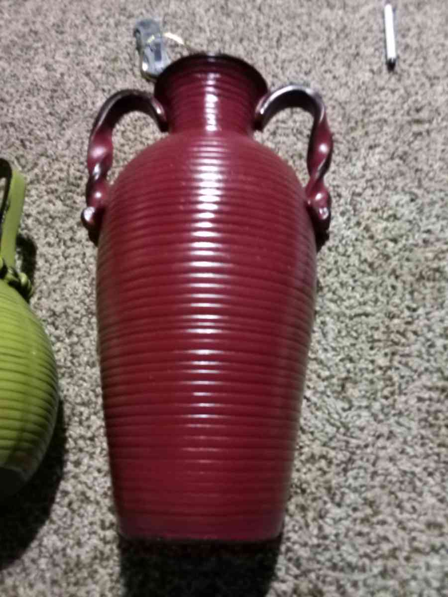 2 vases