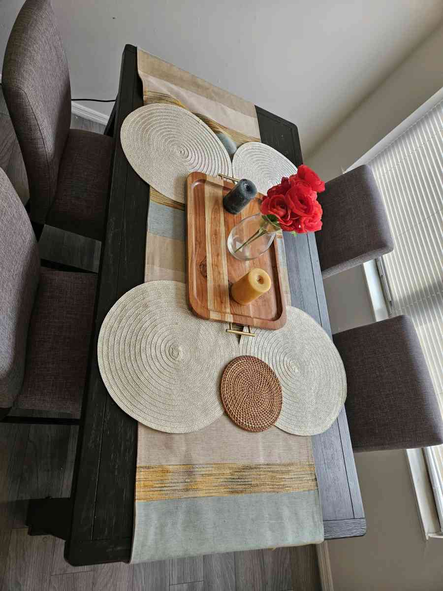 Dinning Table