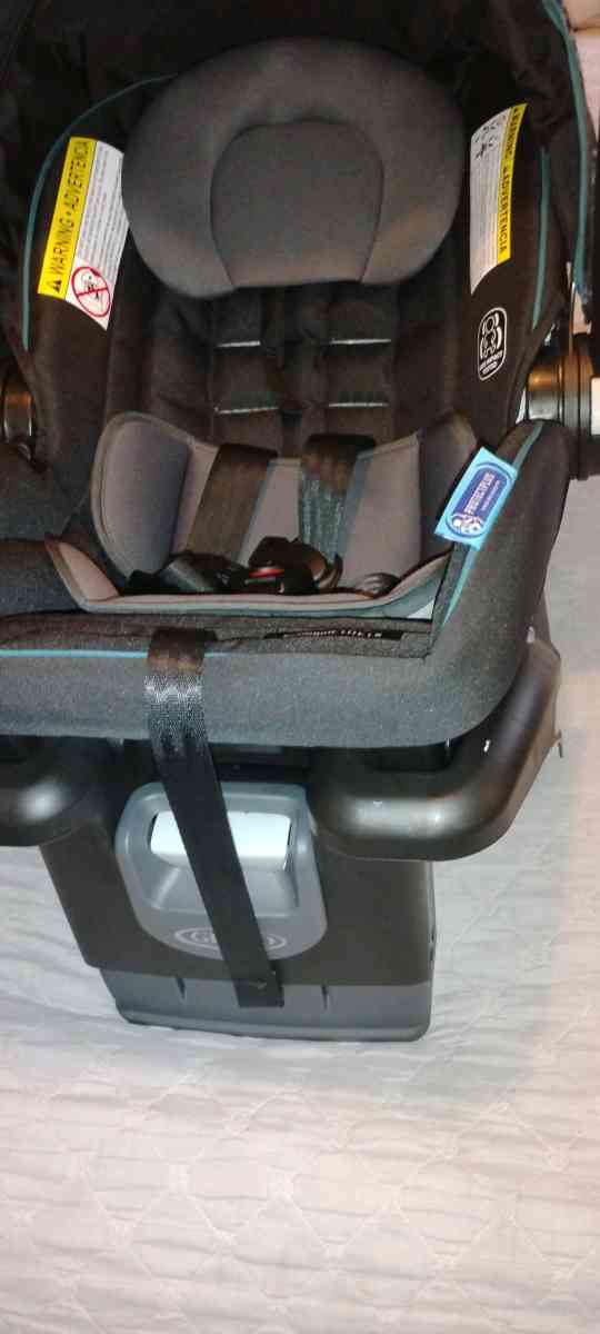 Carseat with Base