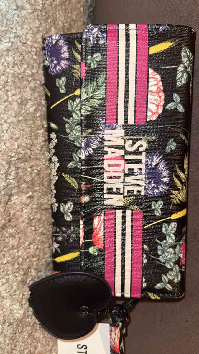 Steve Madden wallet