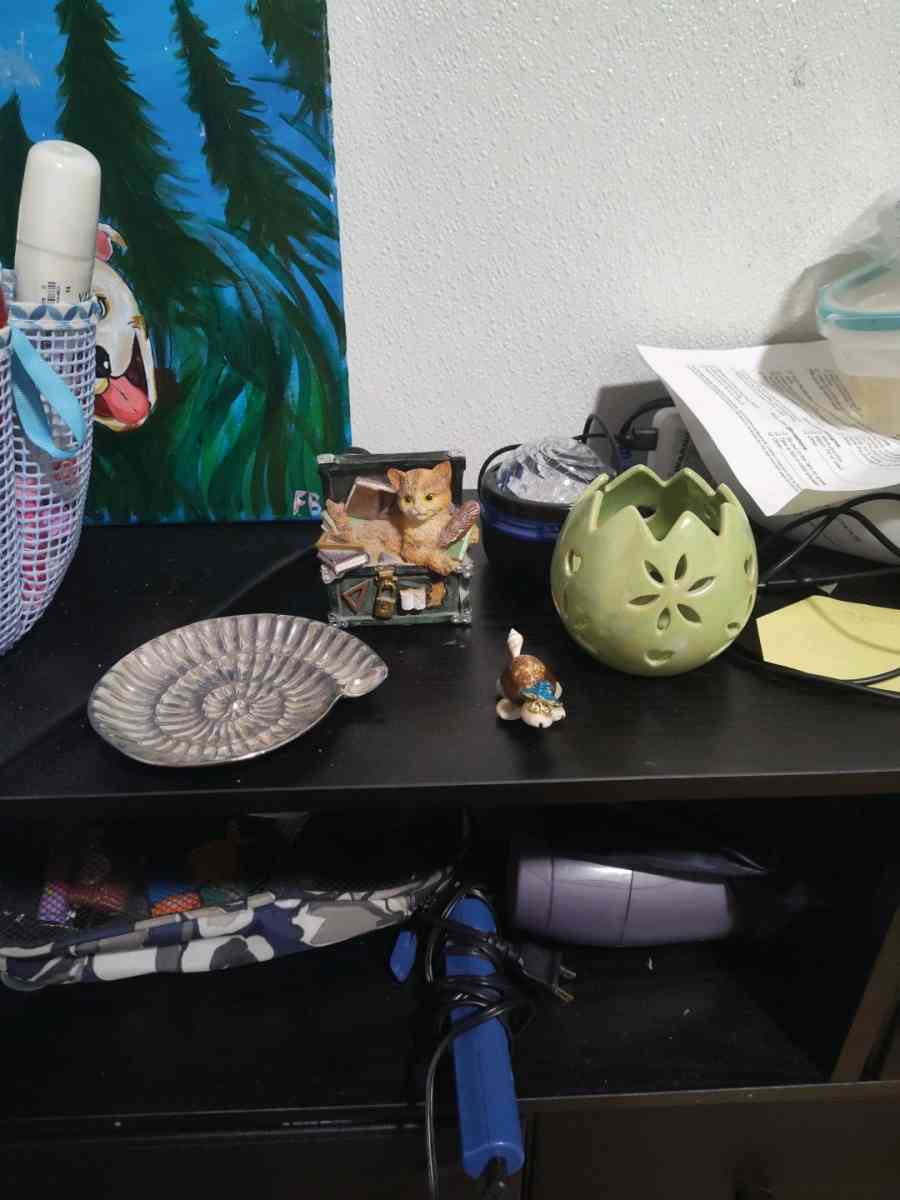 antique stuff - Monmouth, Oregon - FleaMarketBay