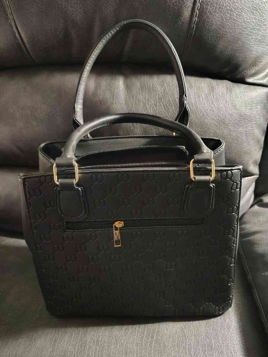 Black handbag set