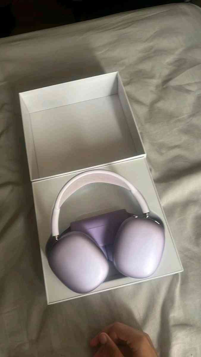 Airpod Max purple