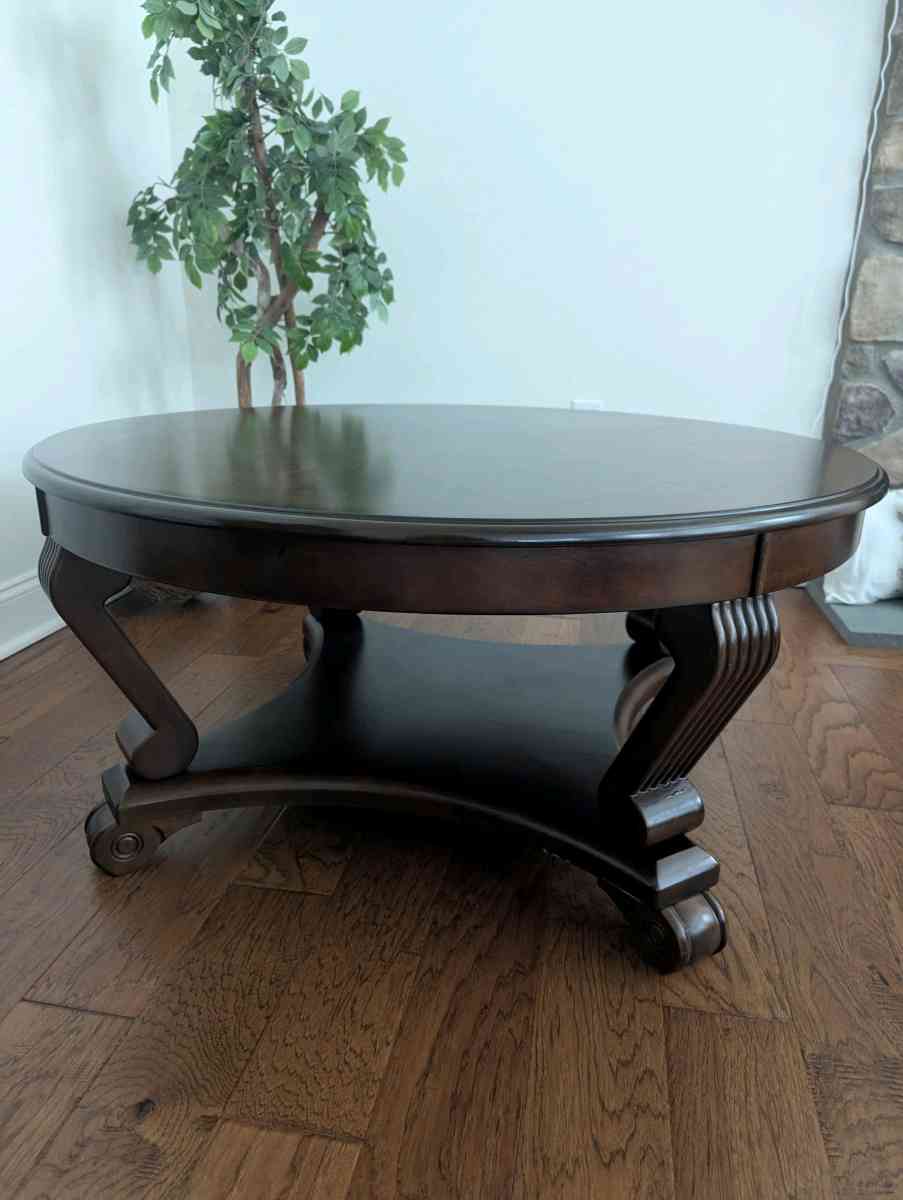 Round coffee table