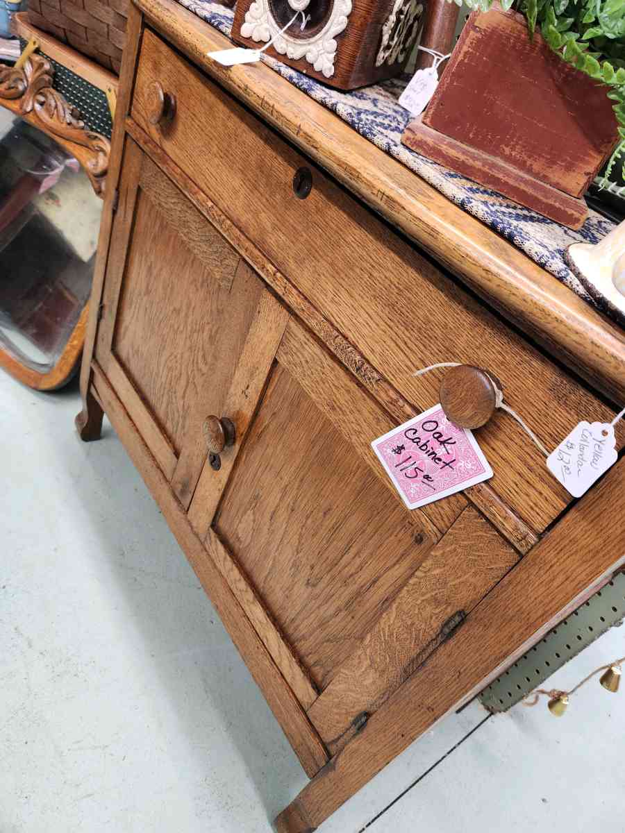 Beautiful vintage oak cabinet with drawer
