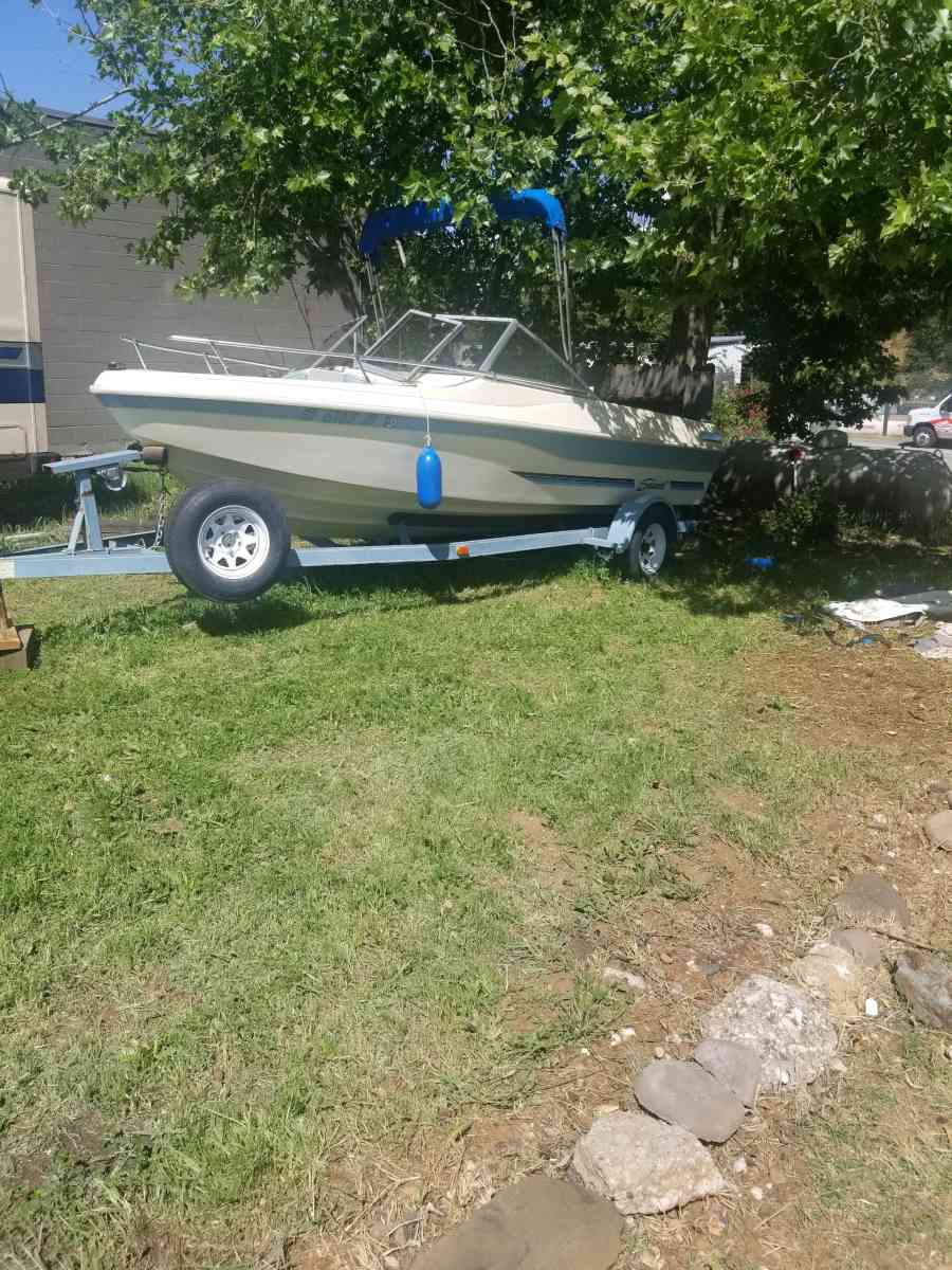 Seaswirl Ski Boat