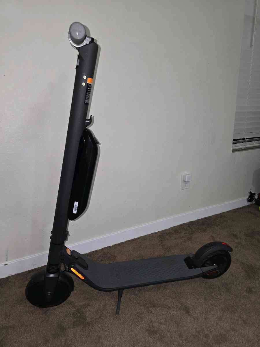 Segway Scooter ninebot ES3 plus - Mesa, Arizona - FleaMarketBay