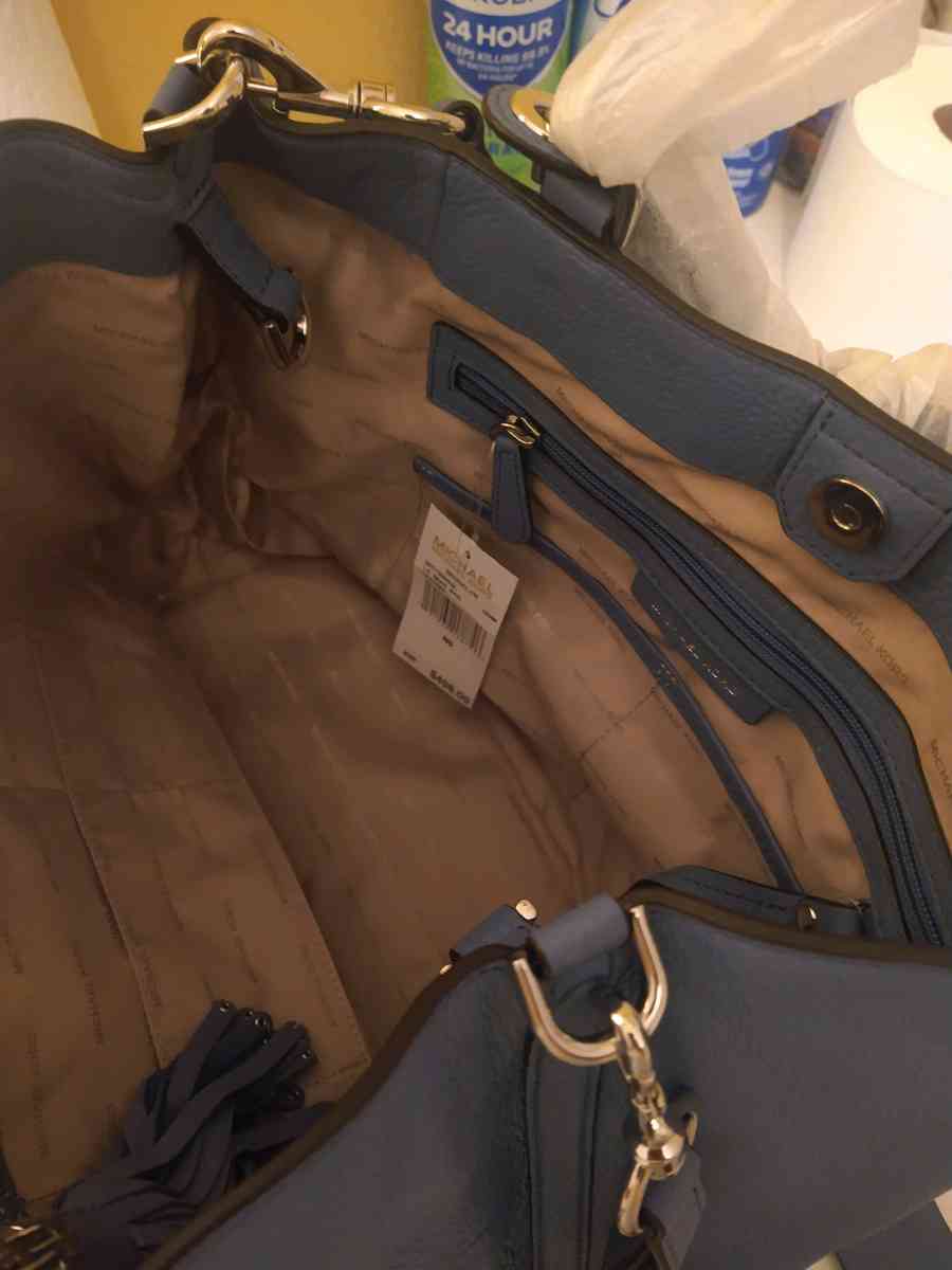 michael kors purses - Houston, Texas - FleaMarketBay