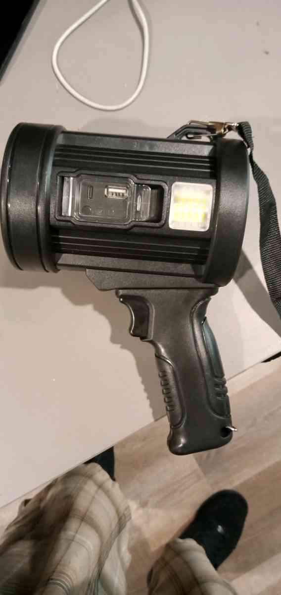 lapara tiene tanbien tiene cargador potlable