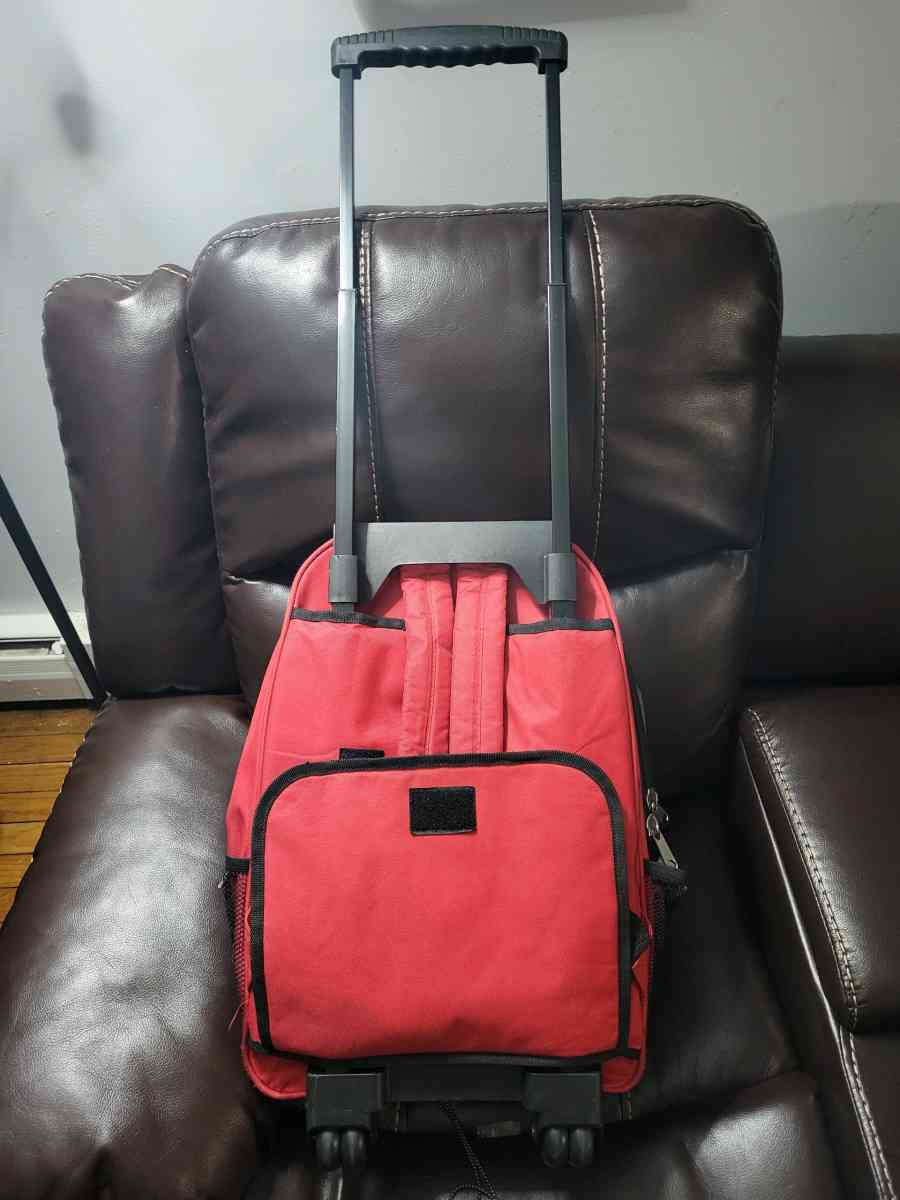 5 Mens Brand New Short Sleeve Shirts with a bonus backpack - Irvington, New Jersey - FleaMarketBay