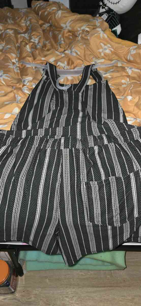 jumper with pockets - Orlando, Florida - FleaMarketBay