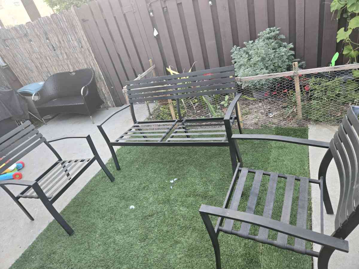 Patio benches - Sun Valley, California - FleaMarketBay