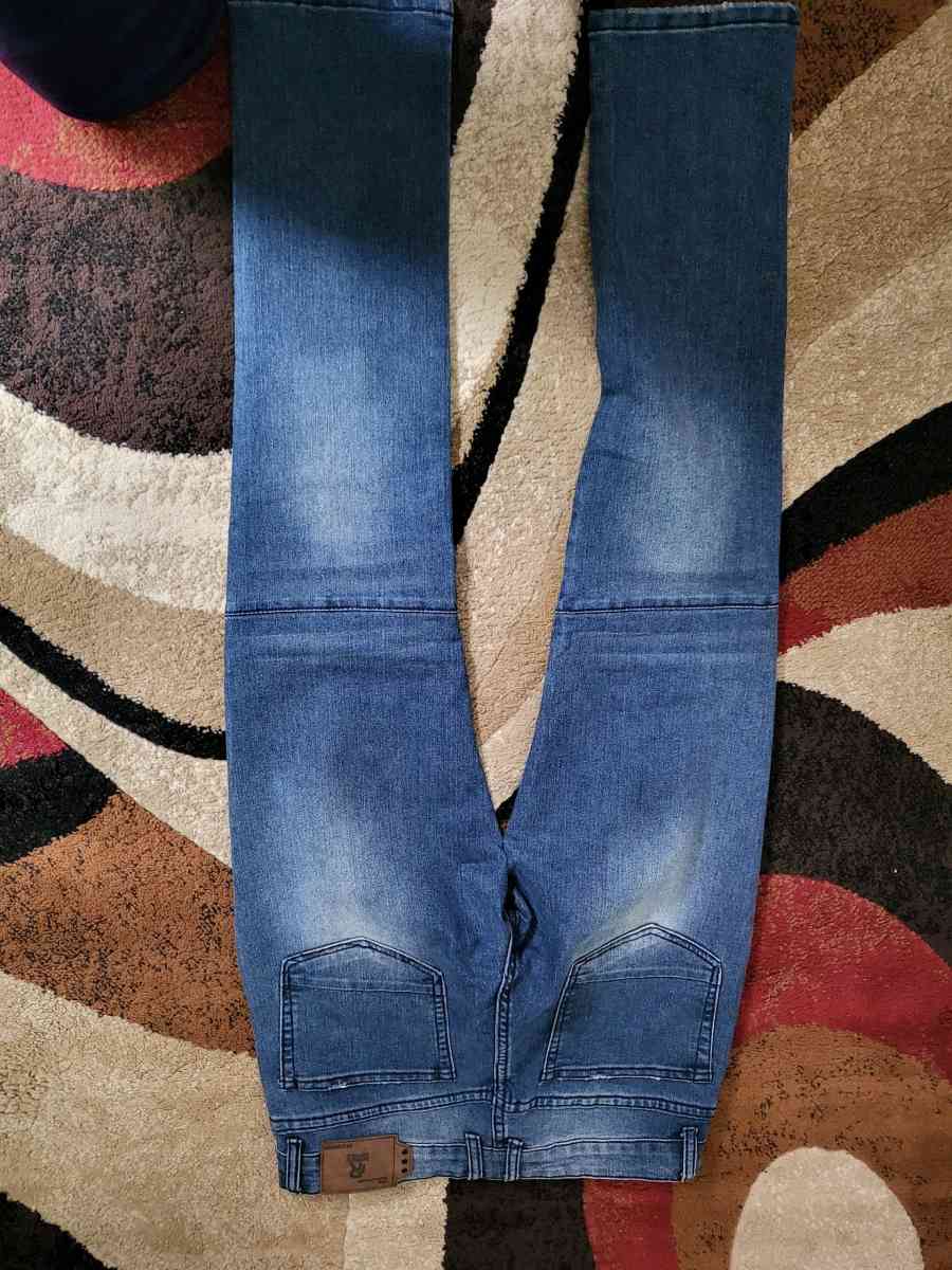 Slim Jean - Everett, Washington - FleaMarketBay