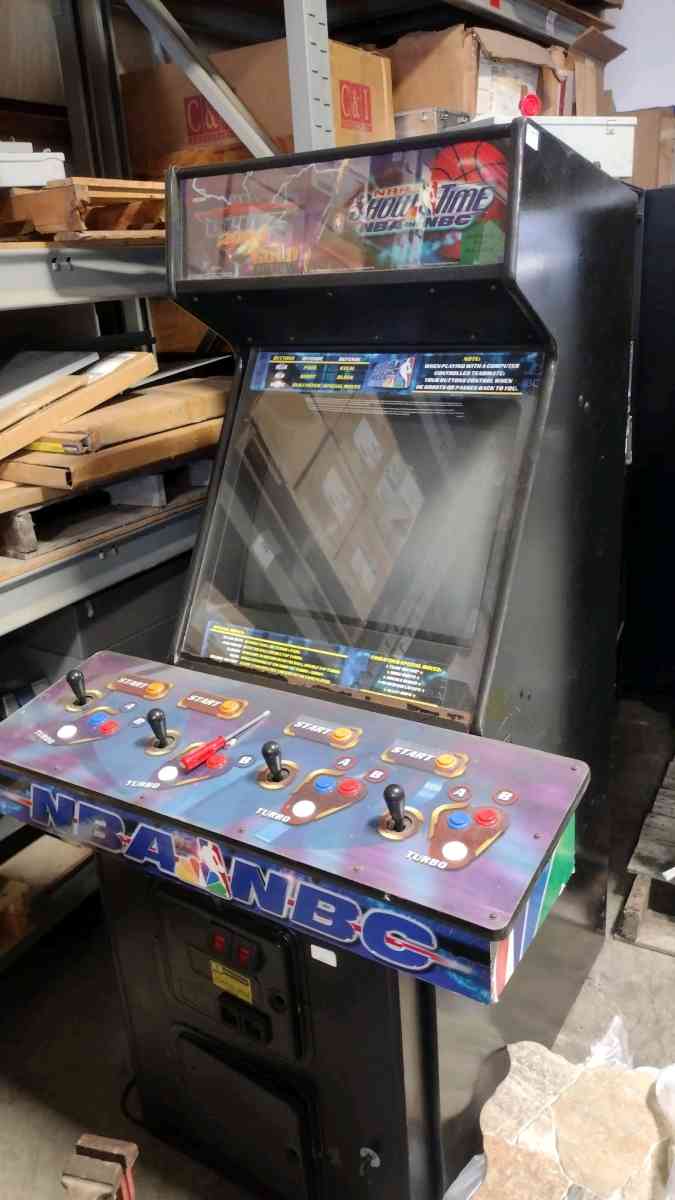 NBA Showtime  NFL Blitz 2000 Arcade Cabinet - Decatur, Alabama - FleaMarketBay