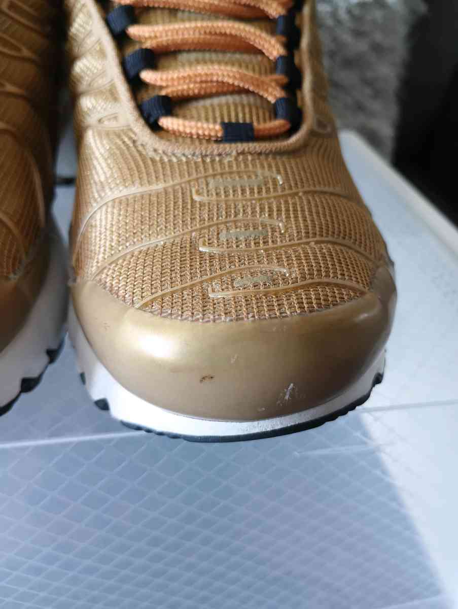 Nike Air Max Plus TN BG Metallic Gold Red Reflective Sz 65y