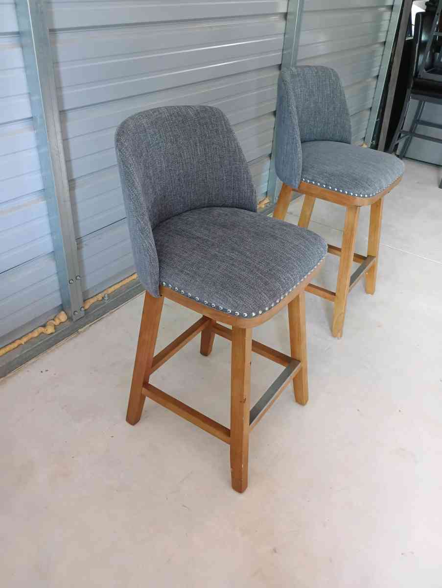 Julia Set of 2 Transitional Upholstered Counter Stools  Free