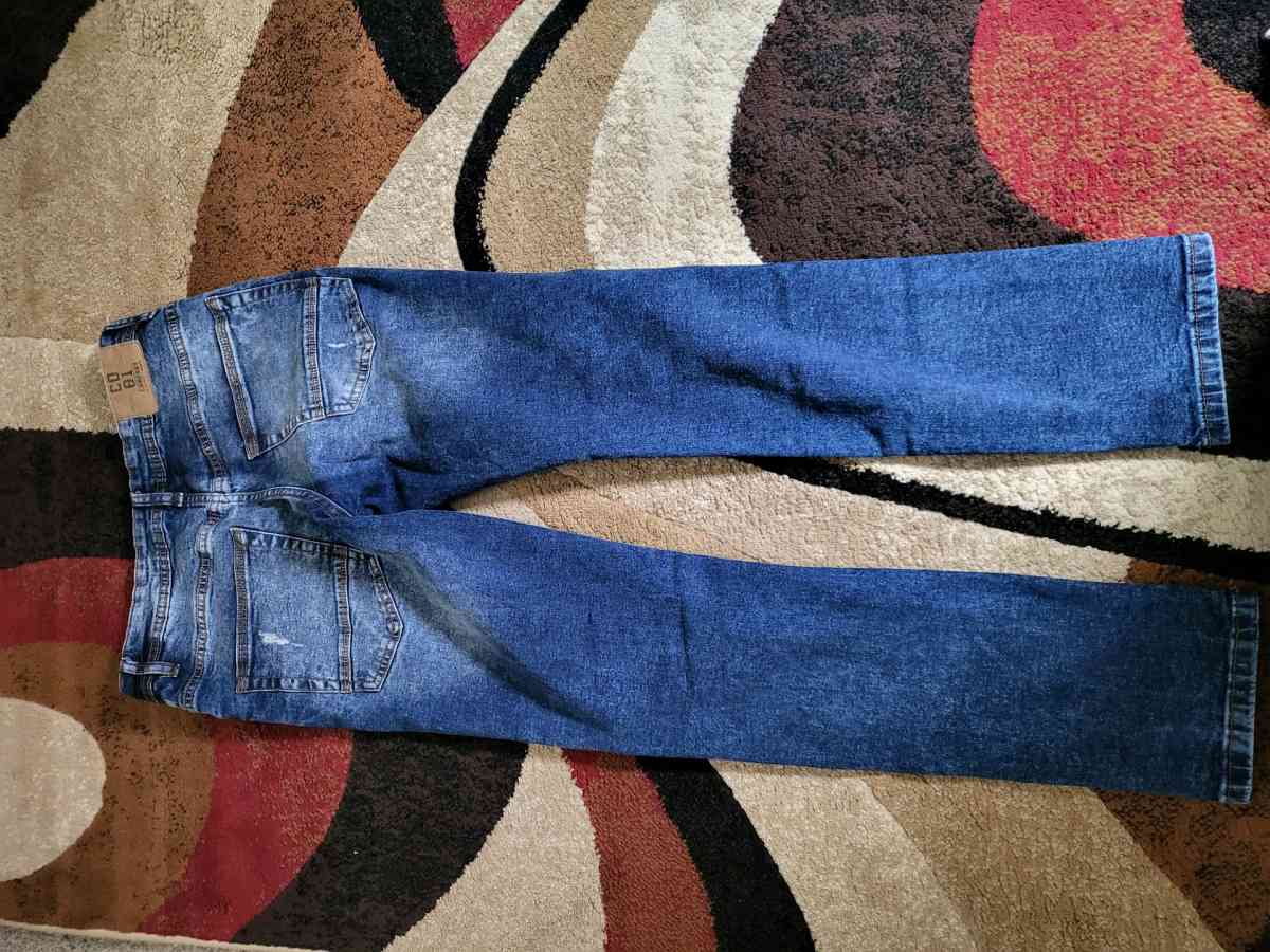 Slim Jeans - Everett, Washington - FleaMarketBay