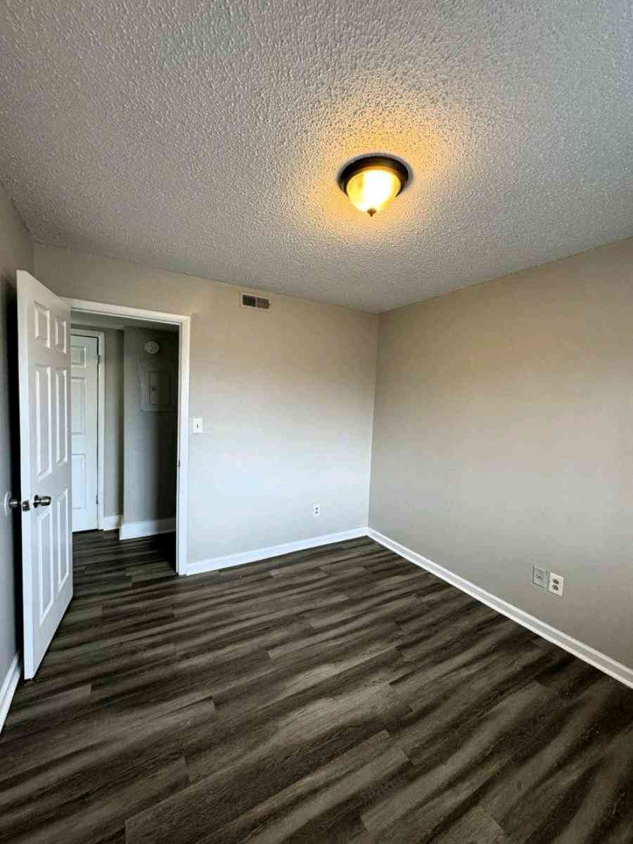 adorable 2bedrooms and 1bathroom