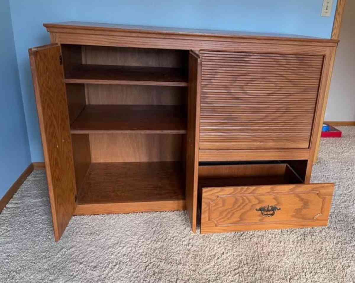 FREE oak cabinet - Saint Bonifacius, Minnesota - FleaMarketBay