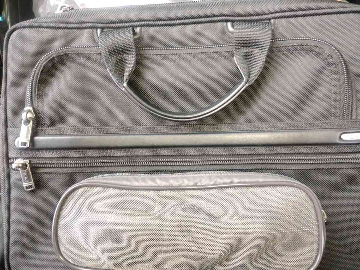 Tumi Laptop Bag - Atlanta, Georgia - FleaMarketBay