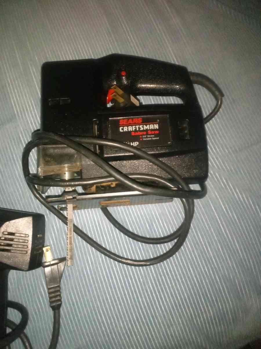 CRAFTSMAN Drill and Saw with brand new 4 pk saw blades