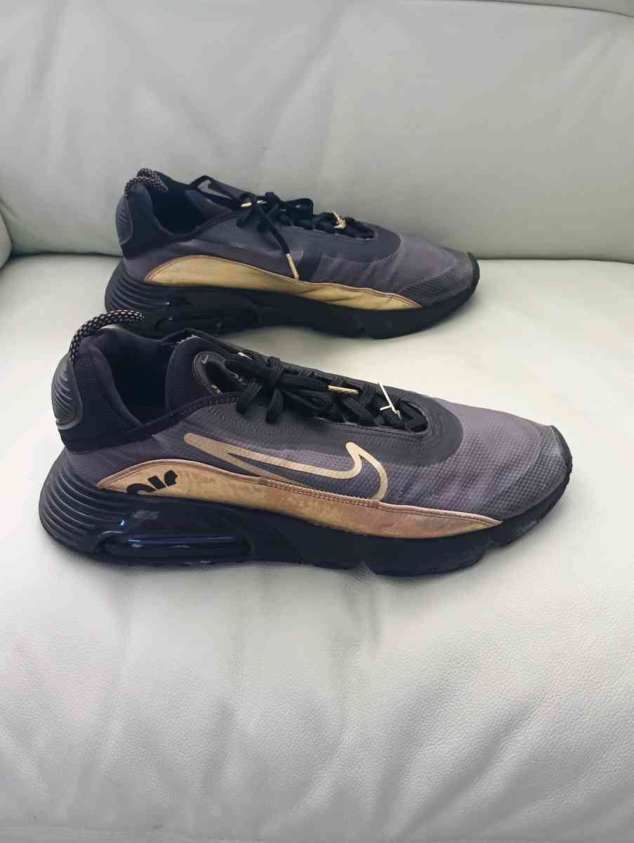 Nike Air Max 2090 Black Metallic Gold size 125 for men