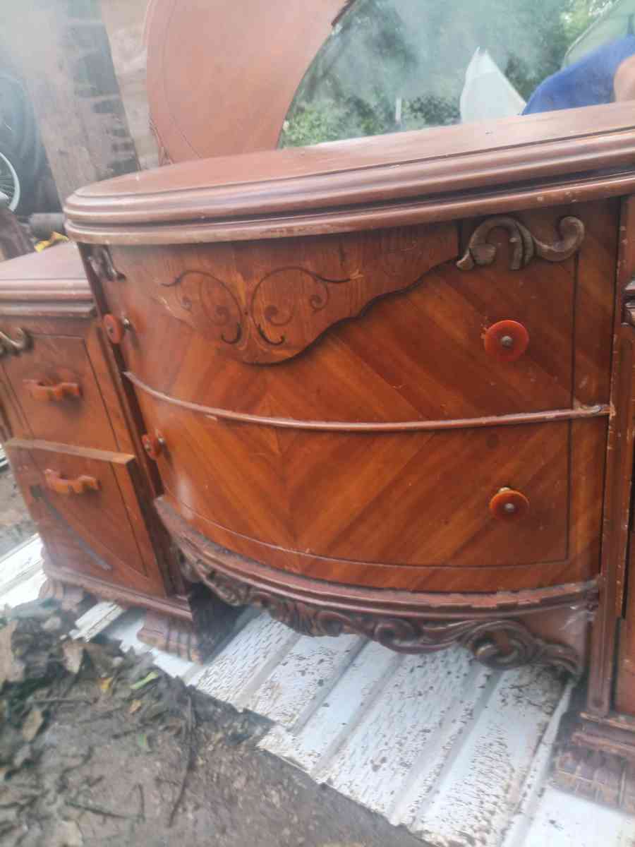 and take dresser with headboard and footboard and side rails - Osage, Oklahoma - FleaMarketBay