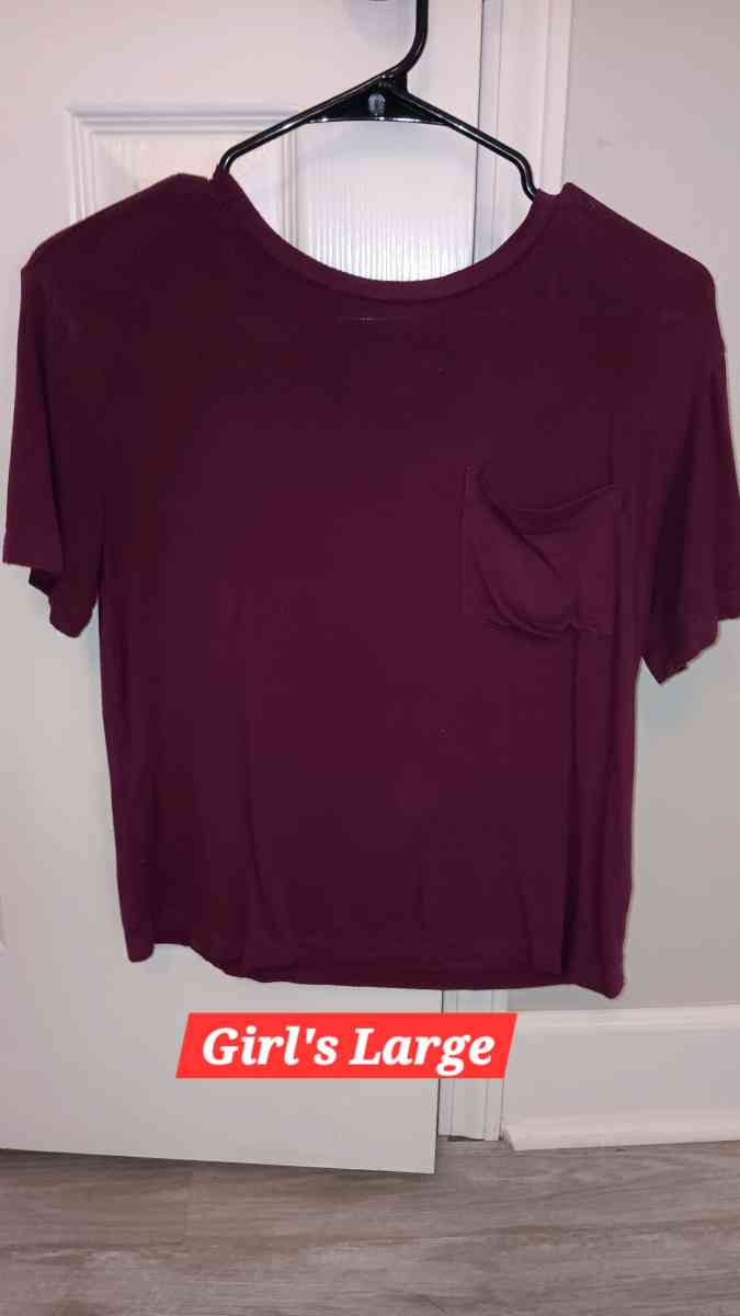 3 Ladies Sweater Shirts  Selling as a set - Gulfport, Mississippi - FleaMarketBay