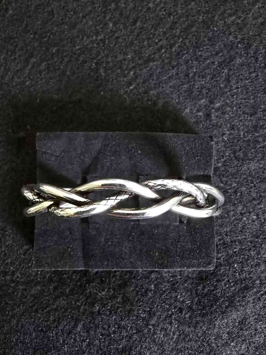 925 Sterling Cross Silver Cross Twist Bracelet - Simsbury, Connecticut - FleaMarketBay