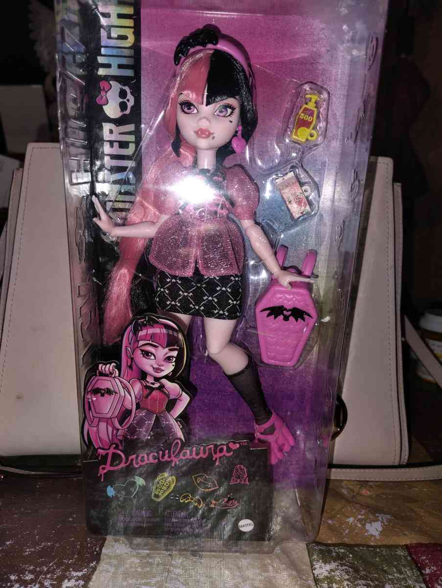 Monster High Day Out Draculaura doll