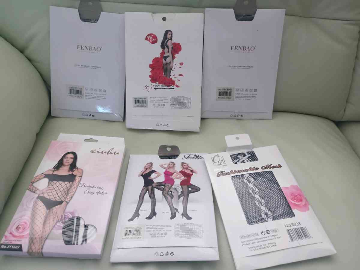 Set of pantyhosefishnet tights