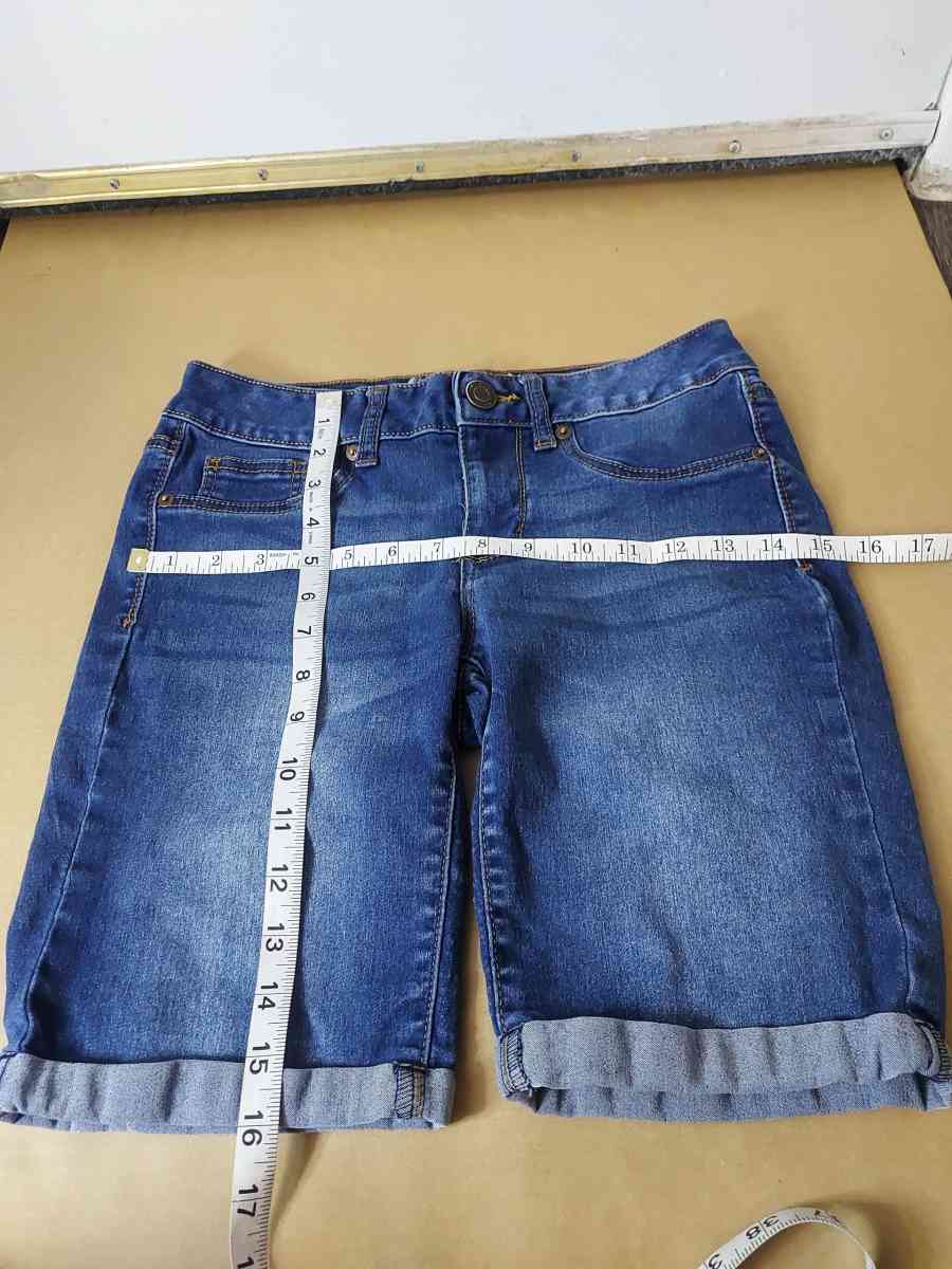 SO Denim Bermuda Short Size 7