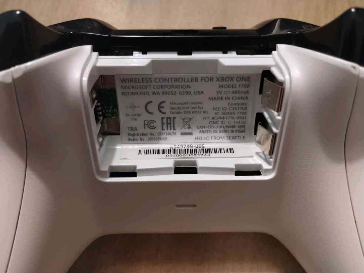 Lot of 3 Xbox One Controllers