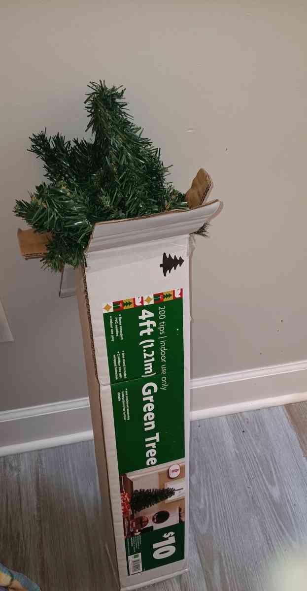 4ft Artificial christmas tree - Gulfport, Mississippi - FleaMarketBay