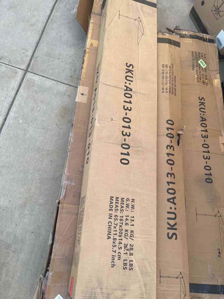 BRAND NEW 10FT Cantilever Umbrella Patio Umbrella With Cross - Riverside, California - FleaMarketBay