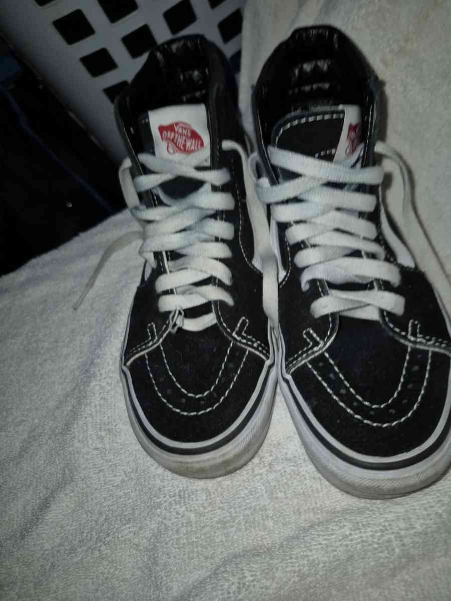 vans size 6 womens shoes  like new