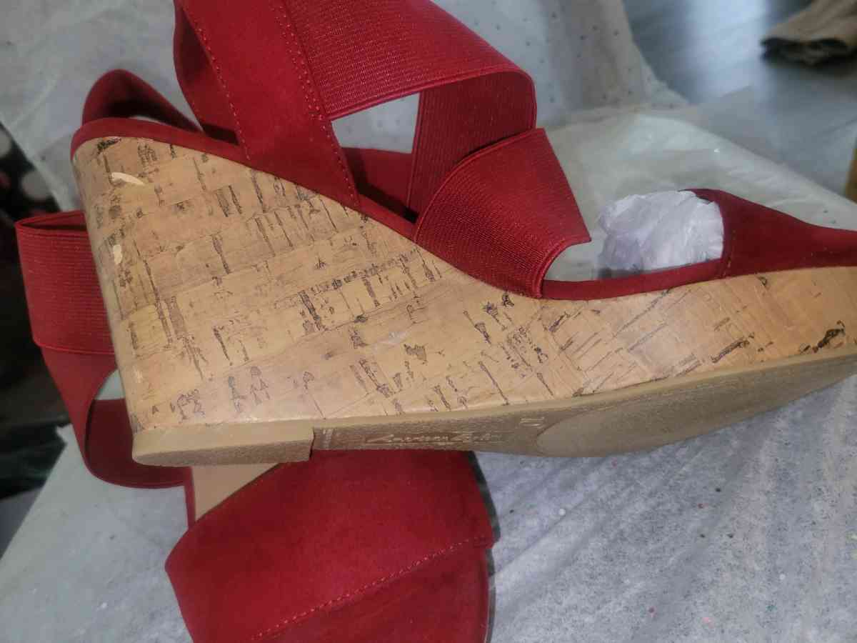 CANDY APPLE RED WEDGES