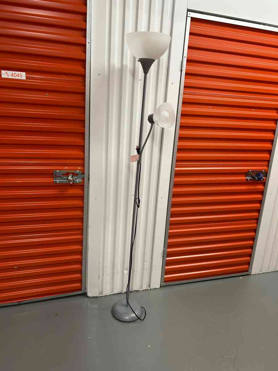 Mainstays gray Combo Floor Lamp With Adjustable Reading Lamp - Rochelle Park, New Jersey - FleaMarketBay