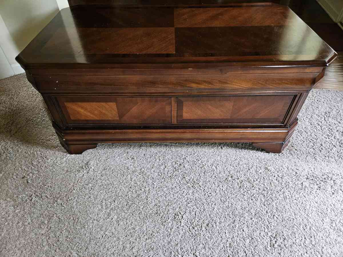 coffee table - Loganville, Georgia - FleaMarketBay